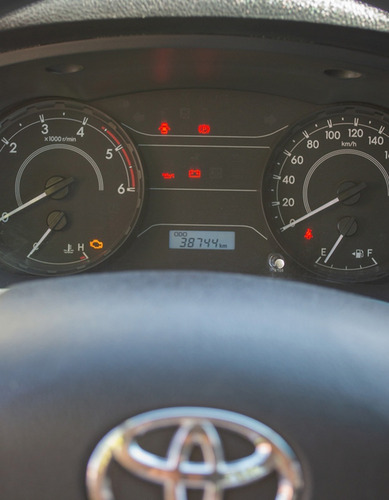 Imagen 15 de 19 de Toyota Hilux Cabina Simple 4x4