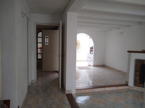 Hermosa Casa De 2 Pisos En Nueva Villa Del Prado. Buen Acceso A Transporte Y A Centros Comerciales Como El Santafé, Jumbo, Alkosto, Exito Norte, Homecenter.