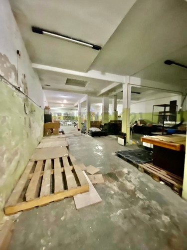 Venta Galpón/depósito-paternal-300m2-uso Mixtura 3-polo Audiovisual Apto Crédito