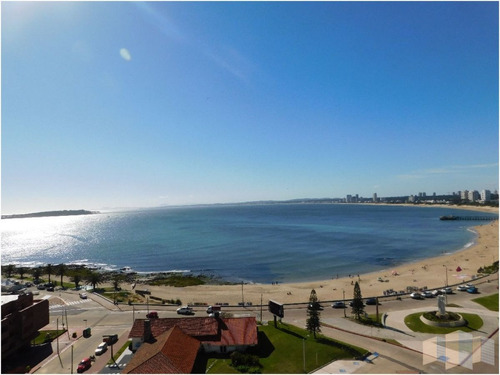 Imagen 23 de 30 de Con Exclusiva Vista De Primera Linea Al Mar.