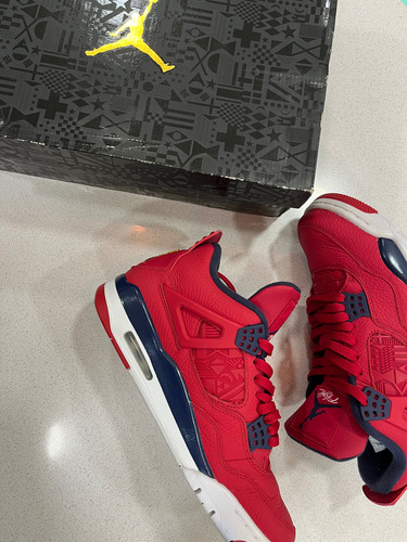Jordan Retro 4 Fiba (Usado)