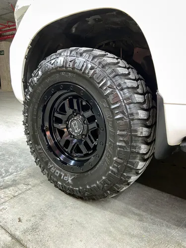Toyota Land Cruiser V8 VX LC200 IMPERIAL 4X4 4.7 AT