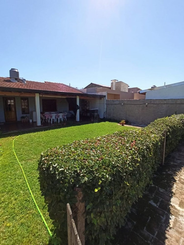 Casa En Venta En Castelar Sur