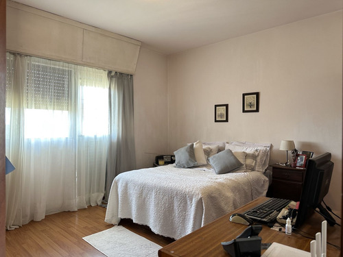Casa En Venta De 4 Dormitorios En Malvin (ref: Gmu-104)