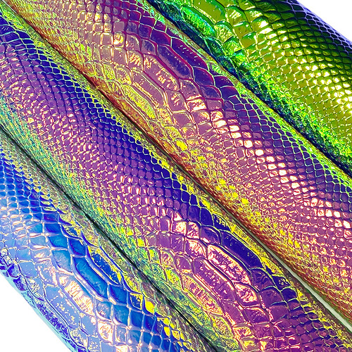 631-4 - 30*135cm - Holographic Serpent Pattern Pu Leather
