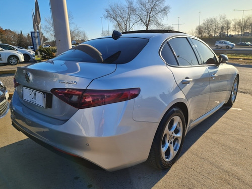 Imagen 8 de 21 de Alfa Romeo Giulia 2021 2.0 200cv 200 Distinctive
