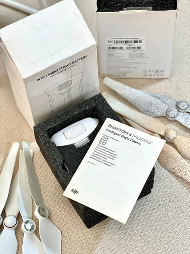 Drone Dji Phantom 4 Com Charging Hub E 8 Hélices (Usado)