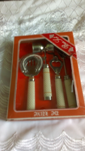 Set De Cuatro Piezas De Bar En Su Estuche (nuevo )