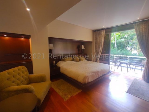 Imagen 8 de 10 de Casa En Venta Urb. Los Chorros # 22-16594
