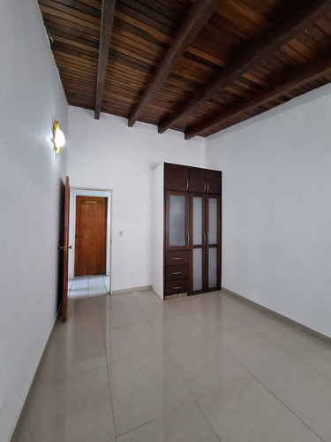 Se Vende Casa 435m2 7h/5b/4p Charallave Country Club