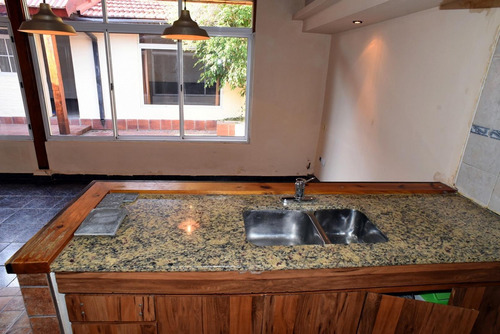 Imagen 23 de 30 de Casa 3 Ambientes Venta V Luzuriaga Parrilla Terraza Negocia