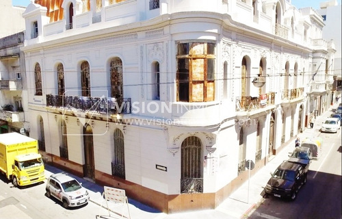 Imagen 18 de 30 de Edificio Palacio Amézaga, Oportunidad De Inversión, A Reciclar Para Sede Corporativa, Oficinas U Otro Destino, 1500 M2 En El Corazón De La Cd. Vieja.