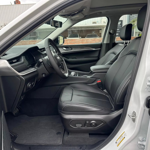 Jeep Grand Cherokee 3.6 Limited 286hp Techo + Llantas 18