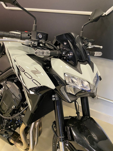 Imagem 4 de 8 de Z900 Branca 2022 - Condições Especiais