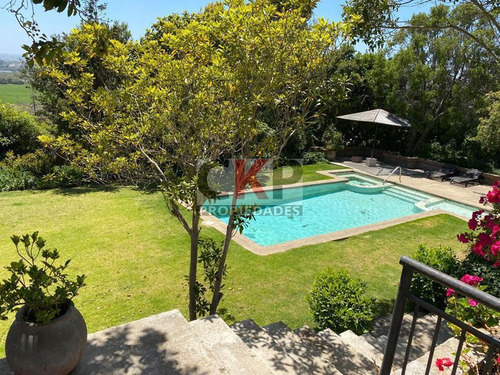 Gran Casa Con Parque Privado En Santo Domingo