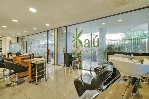 Amplio Local Comercial En Providencia