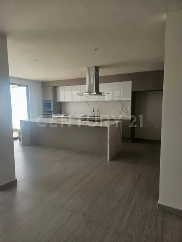 Venta Amplia Casa 4 Recámaras Parque Guanajuato,lomas Angelópolis 3