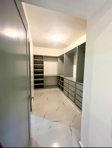Villa Amoblada En Venta En Ocean Village