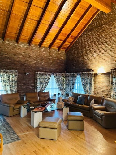 Imagen 3 de 27 de Casa En Venta De 5 Dormitorios C/ Cochera En Hurlingham