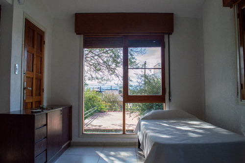 Casa En Las Sierras De Carlos Paz · Con Pileta Y Cochera · Patio · Luminoso · Vista A Carlos Paz · Venta