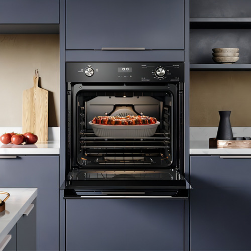 Horno de gas empotrado Electrolux de 80 litros, eficiente por convección, con PerfectCook360 Black (OE8GH)