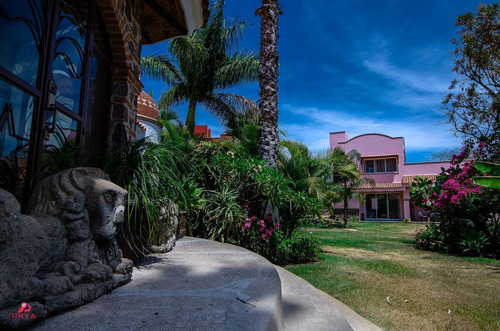 Garden House En Venta En Ajijic, Jalisco.