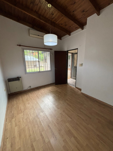 Casa De 3 Dormitorios Sobre Lote De 400m2