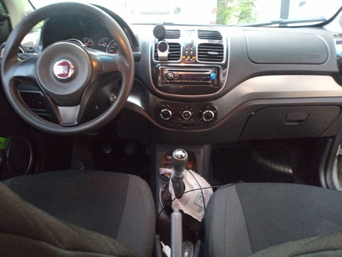 Imagem 4 de 9 de Fiat Grand Siena 2014 1.4 Attractive Flex 4p