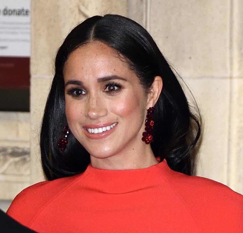 Aretes Simone Rocha Meghan Markle Negro