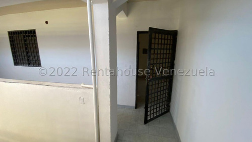 Edificio En Venta En Centro Barquisimeto Lara -- %%m-c-t%% Cod. 23 Guion 9 3 4 3