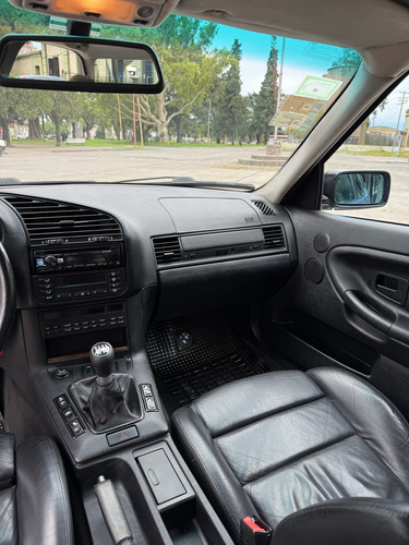 BMW Serie 3 2.0 328i Sedan