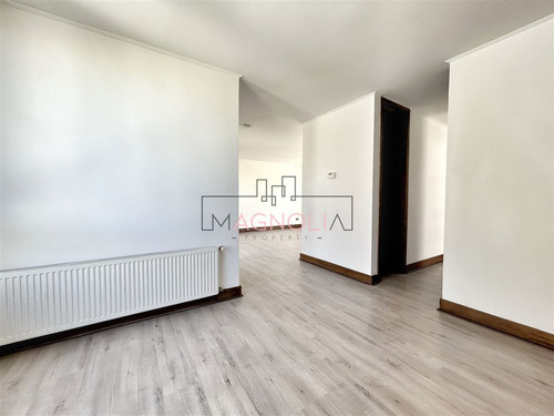 Casa En Venta De 6 Dorm. En Lo Barnechea