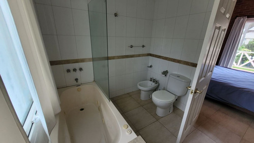 Alquiler X Temporada: Chalet En 2 Plantas, 3 Dormitorios, Qu
