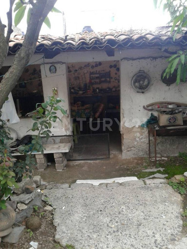 Casa En Venta Con Amplio Terreno En Col. El Carmen, Guadalajara, Jalisco