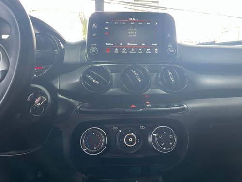 Fiat Cronos 1.3 Drive Flex 4p