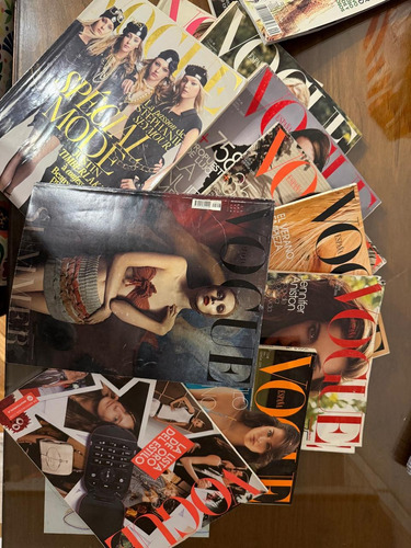 Lote De 8 Revistas Vogue España París (Usado)