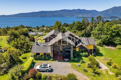 Imagen 3 de 30 de Hermosa Casa Con Vista Al Lago Y Al Volcán