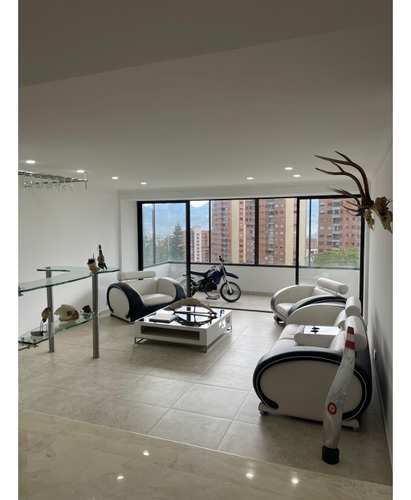 Apartamento Amoblado En Arriendo En Poblado Sector Los Balsos