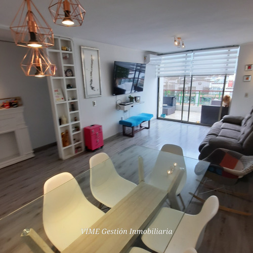 Único Con Mesón En Isla, Remodelado De 3 D+ 2 B + 1e Y 1b