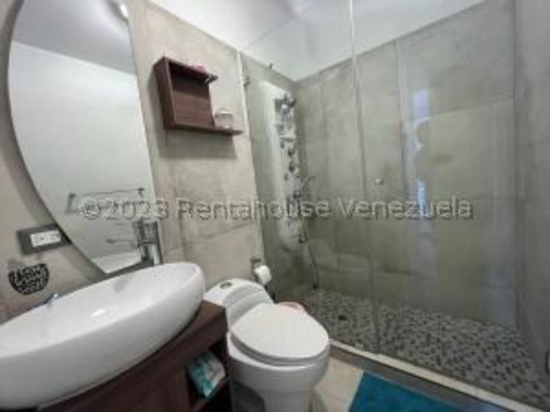 #23-25048 Bello Townhouse Ubicado En Loma Linda