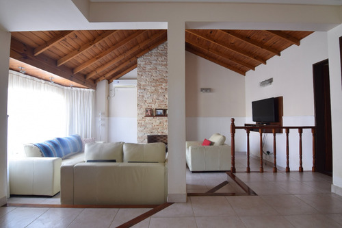 Preciosa Casa En Ituzaingo Norte