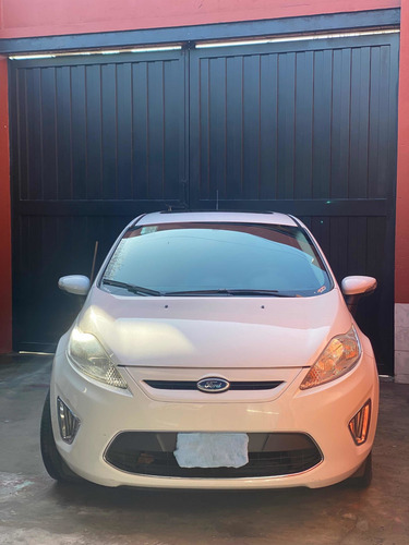 Imagen 3 de 16 de Ford Fiesta Kinetic Titanium