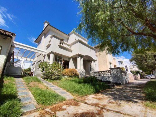 Se Vende Casa En Barrio Dalvian, Mendoza