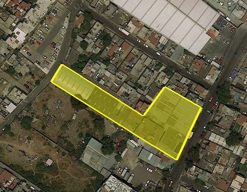 Bodega Y Oficinas De 3,755m2 / Colonia El Manto