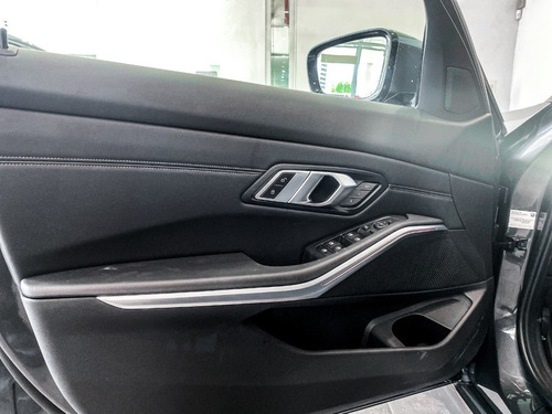 Imagen 17 de 21 de Bmw Serie 3 330i Sportline 0 Km 2023 - Bmw Autopremier