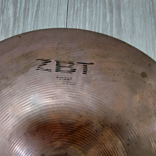 Imagem 2 de 4 de Prato Zildjian Splash 10 Zbt Zbt10s Liga B8 Bronze Usado