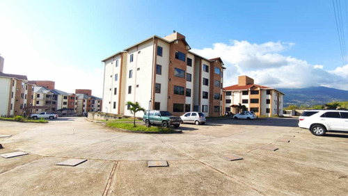 Amr Vende Apartamento En Gris Con Financiamiento En Roraima