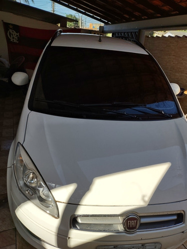 Imagem 3 de 9 de Fiat Idea 2013 1.4 Attractive Flex 5p