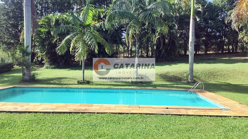 Imagem 2 de 14 de Belíssima Chácara Em Condomínio!