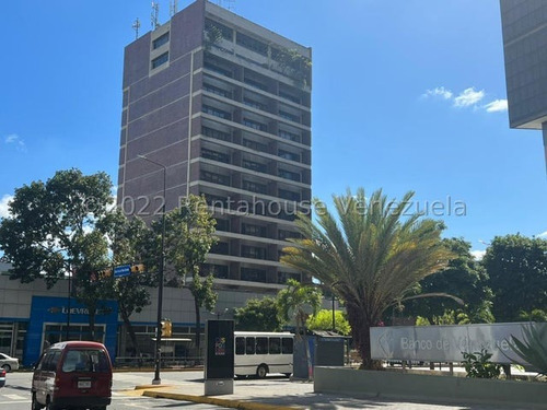 Moderna E Iluminada Oficina Ubicada En Zona Privilegiada En Plena Av. Francisco De Miranda  En Venta Los Palos Grandes Mls #23-25985 Francis Zeppieri 29/09